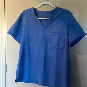 FIGS Catarina one-pocket Scrub Top- Ceil Blue LARGE